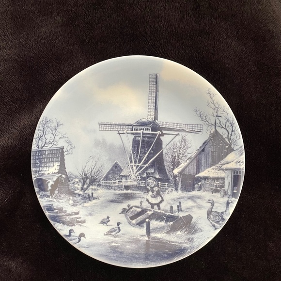 Dutch delft plate Winter scene - Picture 1 of 3